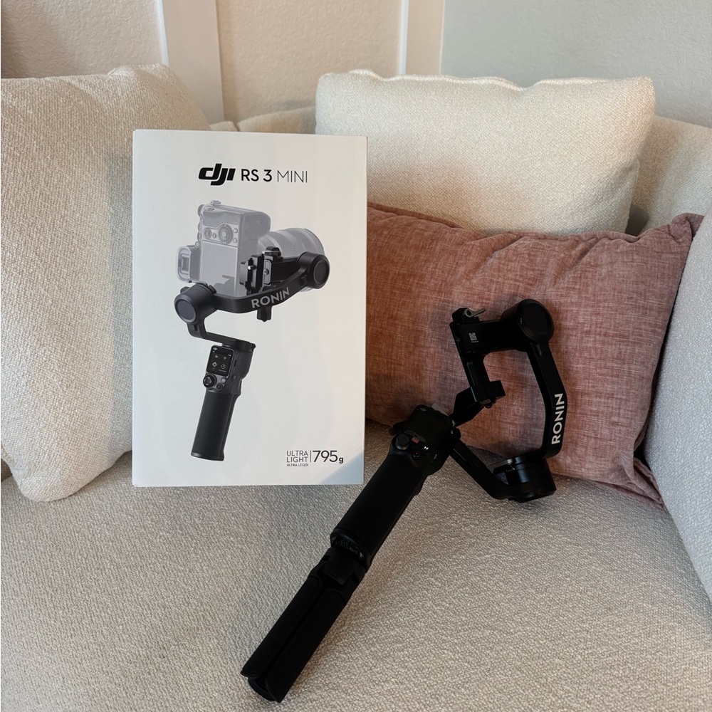 DJI RS 3 Mini camera stabilizer